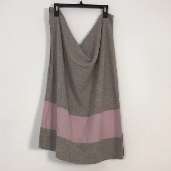 NWOT SOFIA CASHMERE Colorblock Asymmetrical Cashmere Poncho